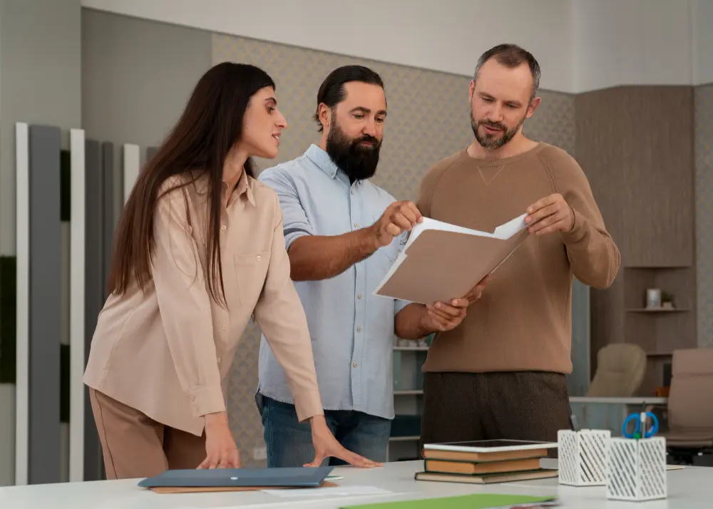 Pequena empresa organizada: o que estruturar antes que os improvisos virem problema Pequena empresa organizada: o que estruturar antes que os improvisos virem problema